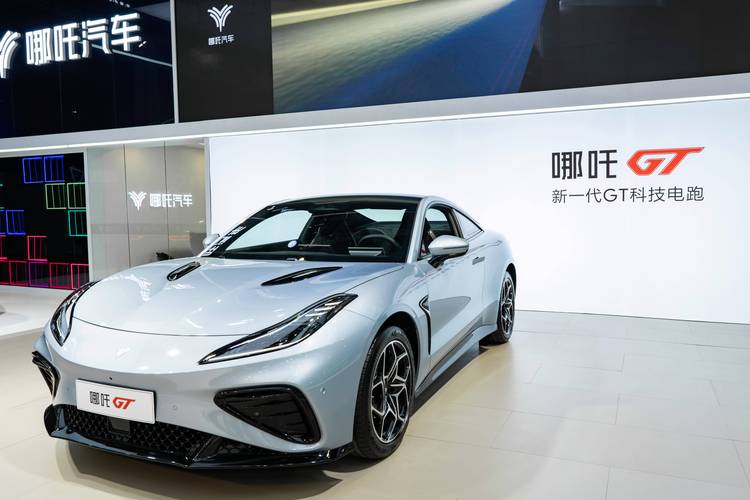 惠州龙门县启妙冠企业管理咨询哪吒汽车在智能汽车领域的表现，领途汽车在新能源汽车市场中的影响力